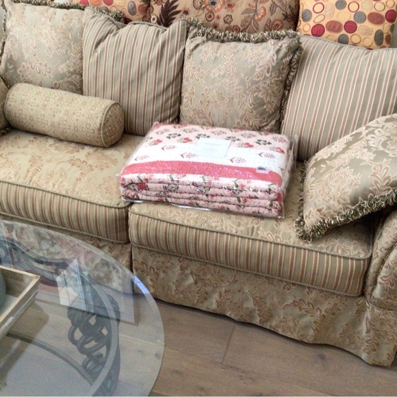 New Sundance Catalog Queen Marjorie Quilt - Picture 12 of 14